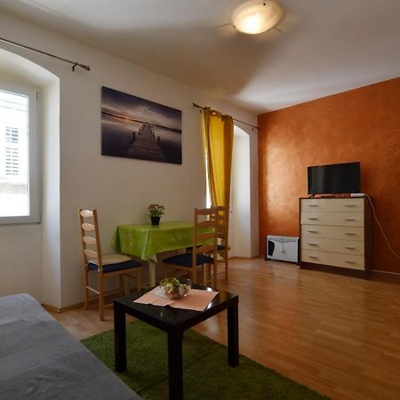 Hotel Old Town Svalba Rovigno Esterno foto