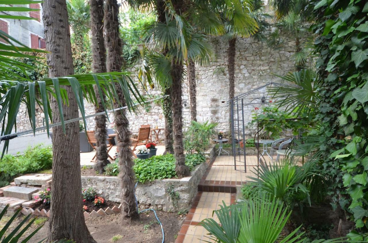Hotel Old Town Svalba Rovigno Esterno foto