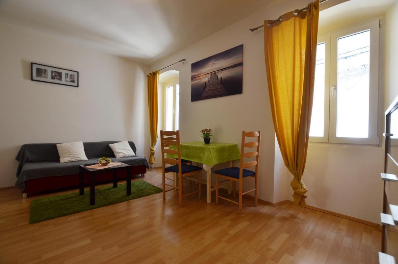Hotel Old Town Svalba Rovigno Esterno foto